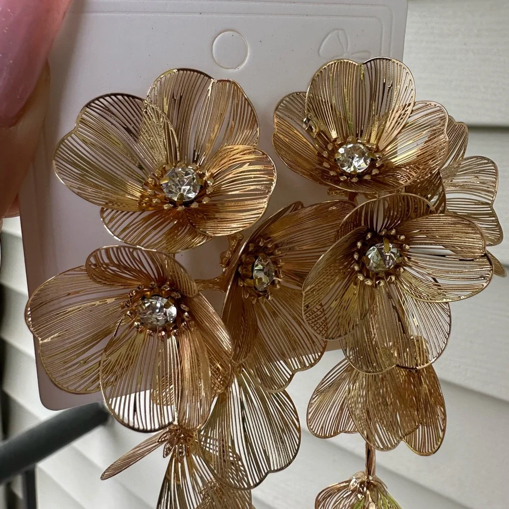 Zara Kate Middleton Gold cascading Floral Drop Earrings - Picture 6 of 8